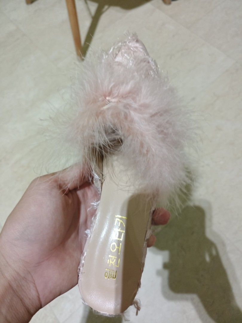 Fur discount heel slippers