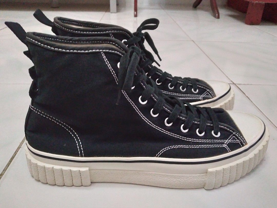 GANRYU Creepers Hi (Comme/Junya/Ganryu) (Category: Sneakers) located in Alfonso. Submitted by PSGBuys (Listing ID 1269027925, Image 1). Description: Ganryu Hi Cut Creepers Sz XL on tag (Best fits 10.5/11 US) (29 cm insole) Repriced from 4500 3500 + sf Issue: Normal wear and tear, minor yellowing on toebox Recently deep cleaned Authencity guaranteed, might be hard to id since it's one season release only.