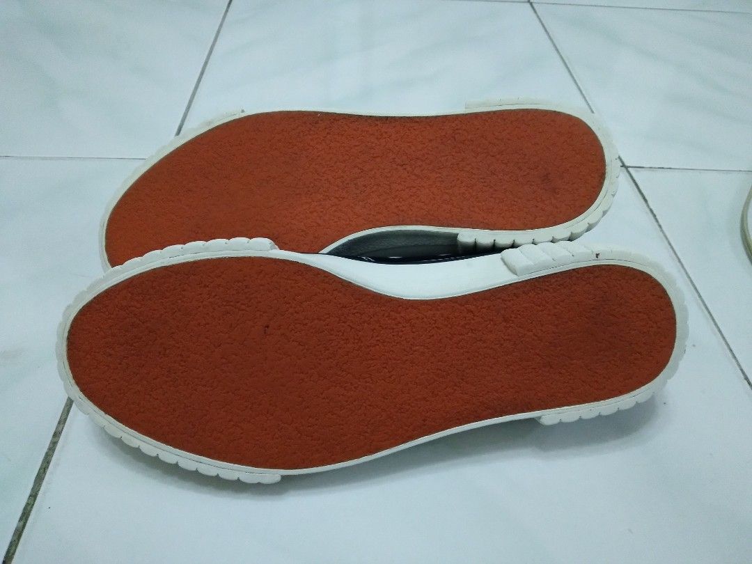 GANRYU Creepers Hi (Comme/Junya/Ganryu) (Category: Sneakers) located in Alfonso. Submitted by PSGBuys (Listing ID 1269027925, Image 2). Description: Ganryu Hi Cut Creepers Sz XL on tag (Best fits 10.5/11 US) (29 cm insole) Repriced from 4500 3500 + sf Issue: Normal wear and tear, minor yellowing on toebox Recently deep cleaned Authencity guaranteed, might be hard to id since it's one season release only.