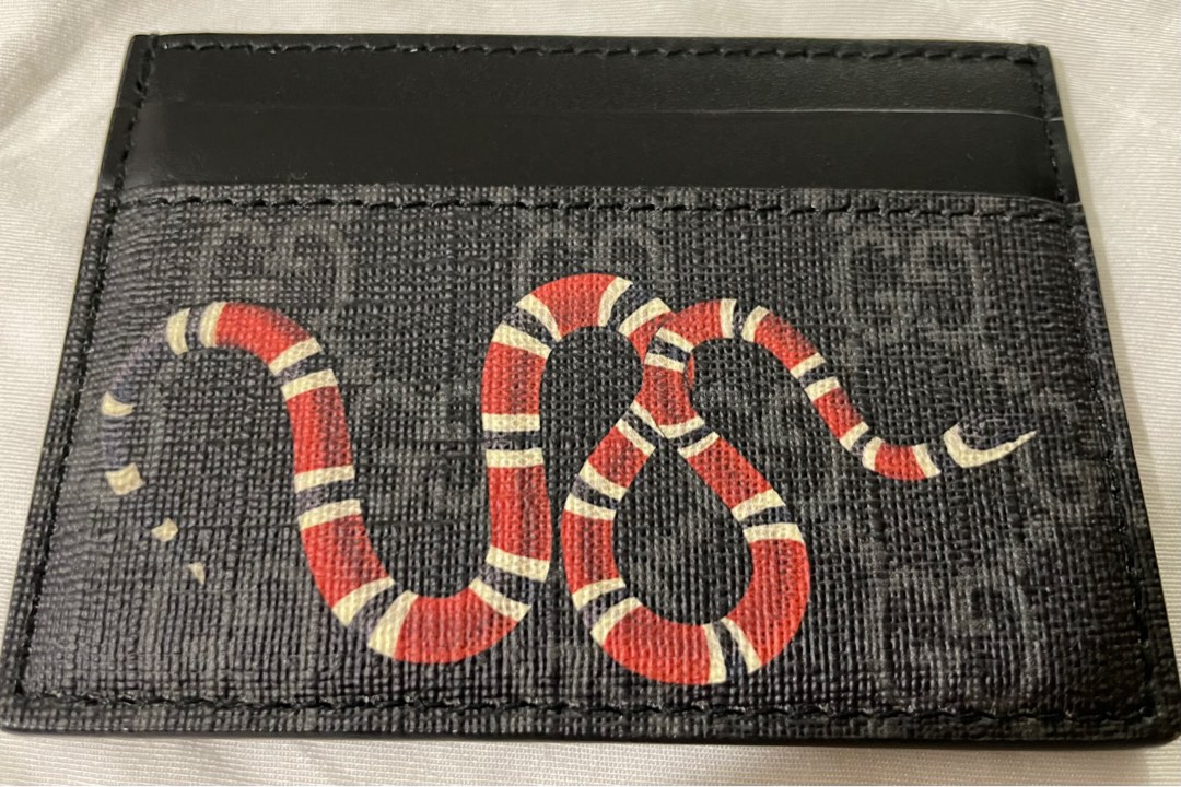 Gucci sales snake cardholder