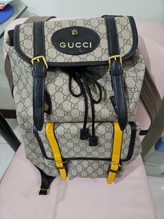 Gucci supreme backpack