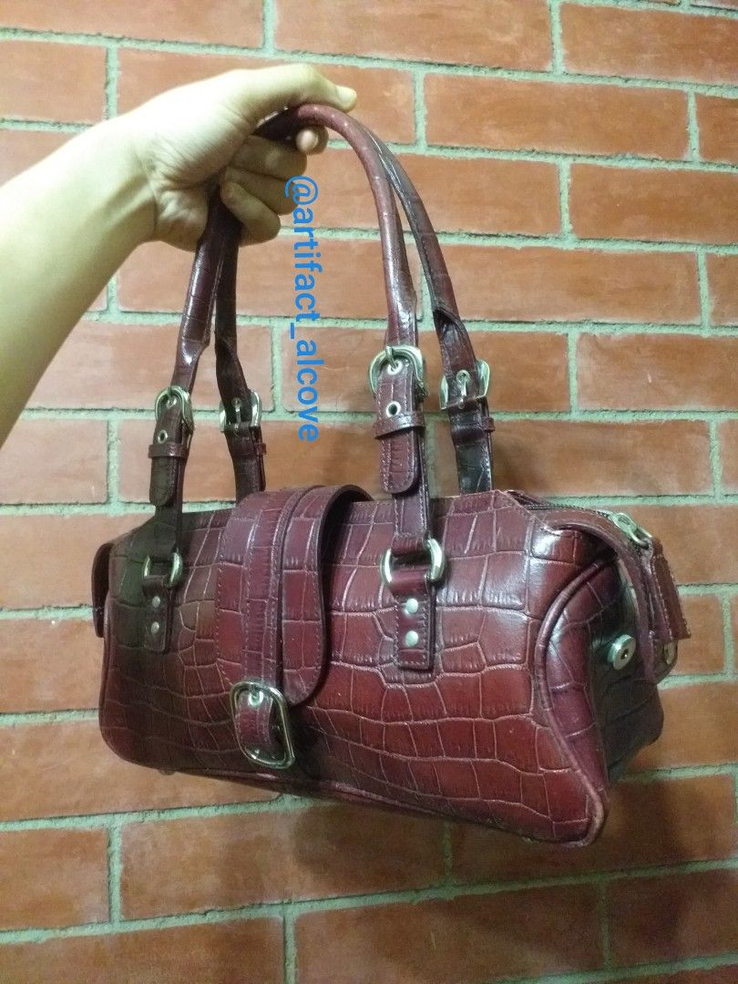 Buckle discount guess purse