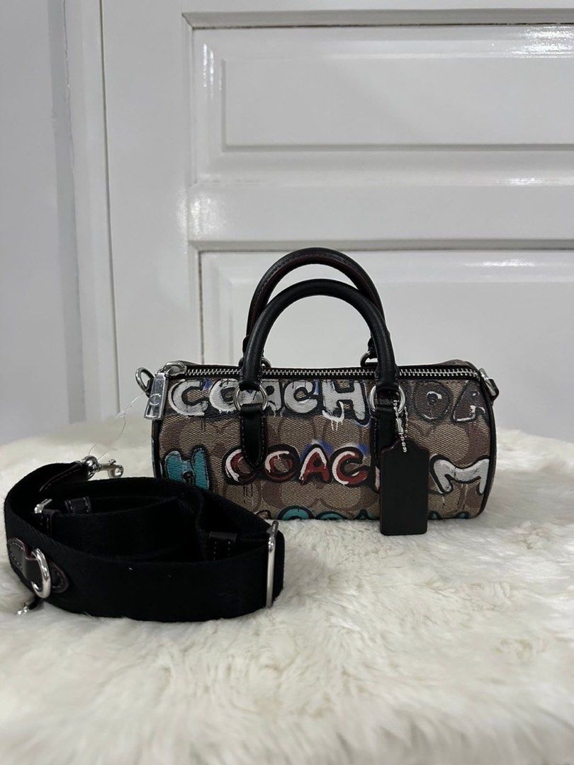 限定コラボCoach X Mint + Serf Lacey Crossbody CM094 NWT Coach X Mint + Serf Lacey Crossbody In Signature Canvas