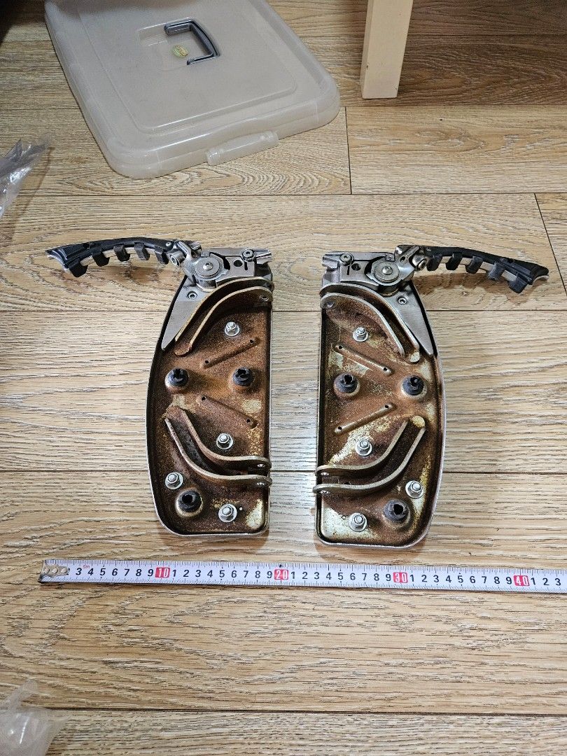 Harley Floorboards with highway pegs, Motorcycles, Motorcycle