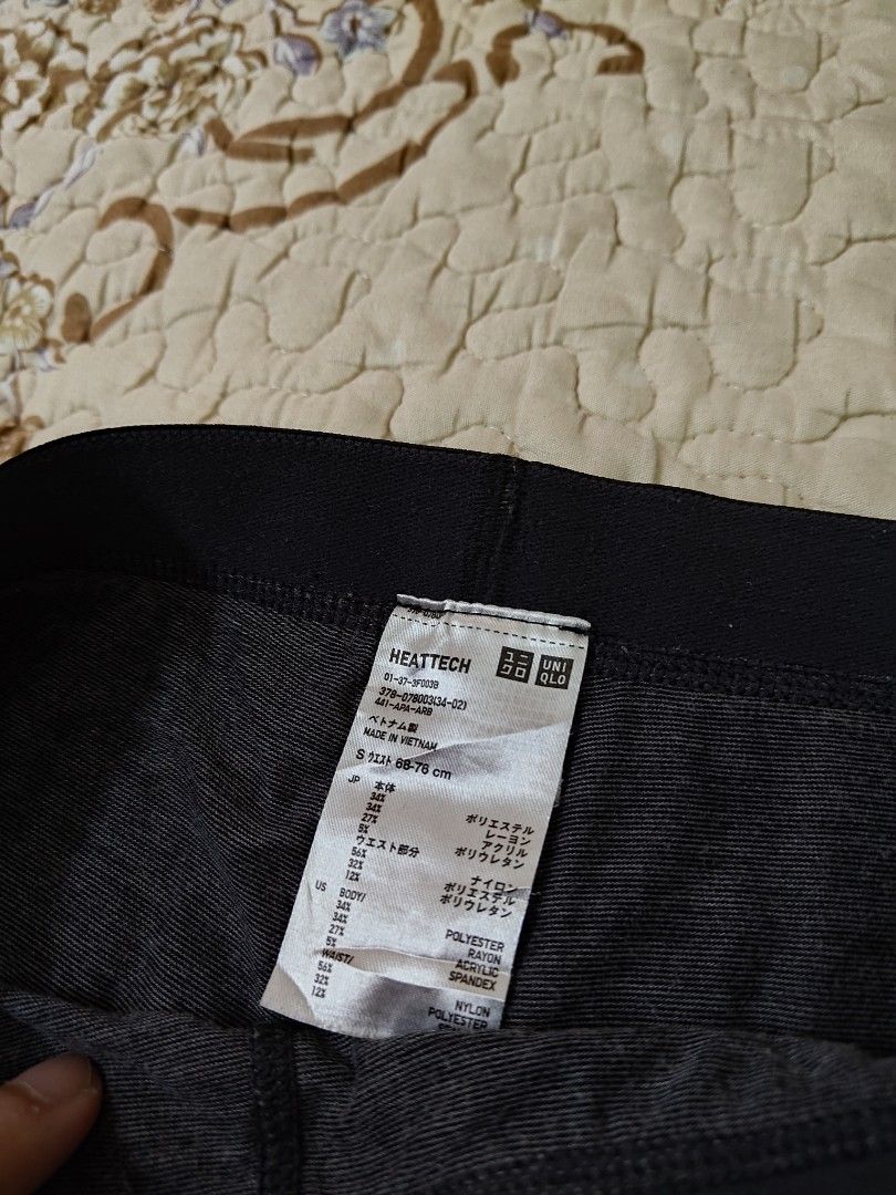 Uniqlo Heattech Tights, Men's Fashion, Bottoms, Trousers on Carousell