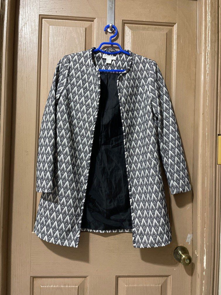 H M black white gray geometric patterned coat smart Women s Fashion Coats Jackets and Outerwear on Carousell