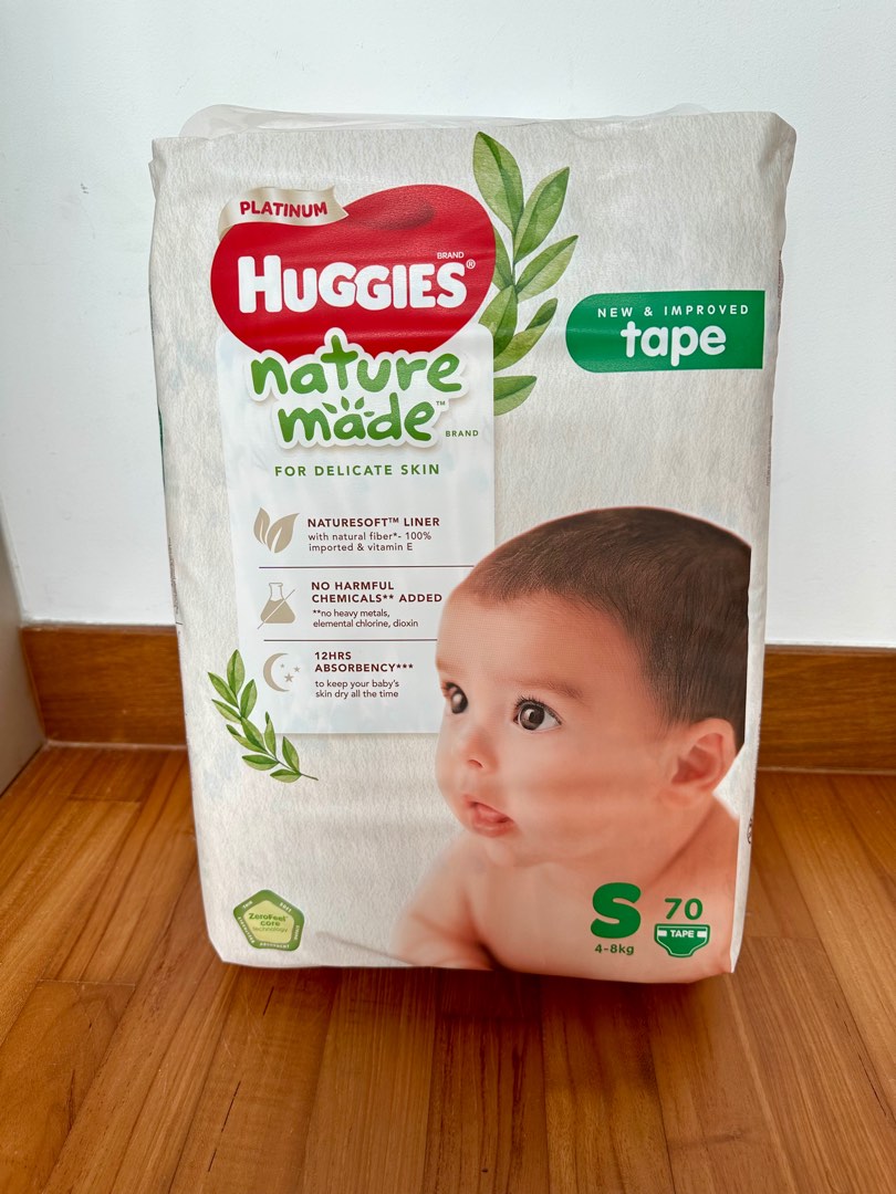 Huggies Diapers S 70s, Babies & Kids, Bathing & Changing, Diapers