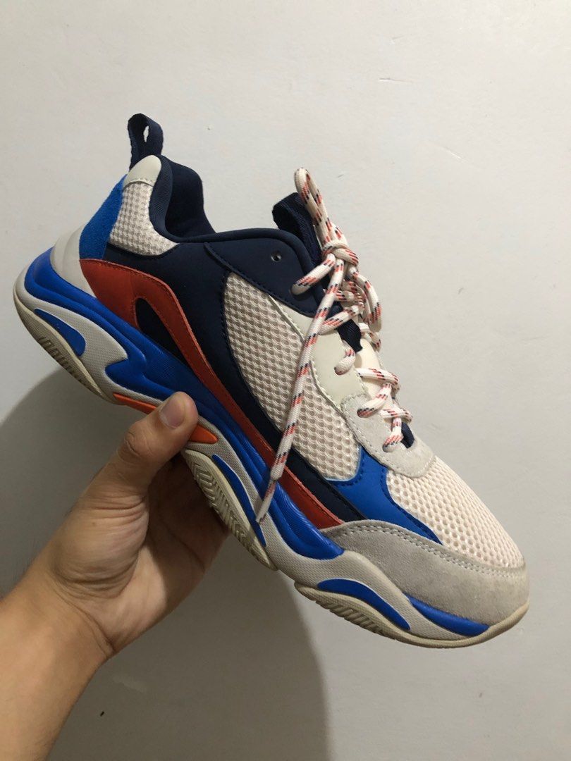 Invictus World Balance (Category: Sneakers) located in Quezon City. Submitted by steeldesign (Listing ID 1269036417, Image 2). Description: Barely used Invictus Shoes Beige/Blue From World Balance with Receipt EUR 41 US 8 RFS: Decluttering and Impulsive Buy. Not a fan of Chunky Shoes Kindly lower your expectations since this has been used minimally but can be passed as a "like new" condition. Please see the photos attached..