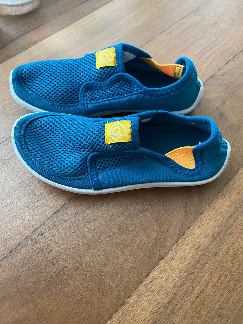 Kids aqua water shoes size