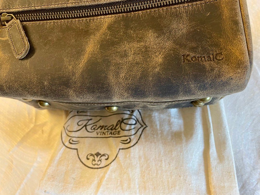 Komalc genuine buffalo leather unisex on sale toiletry bag travel dopp kit