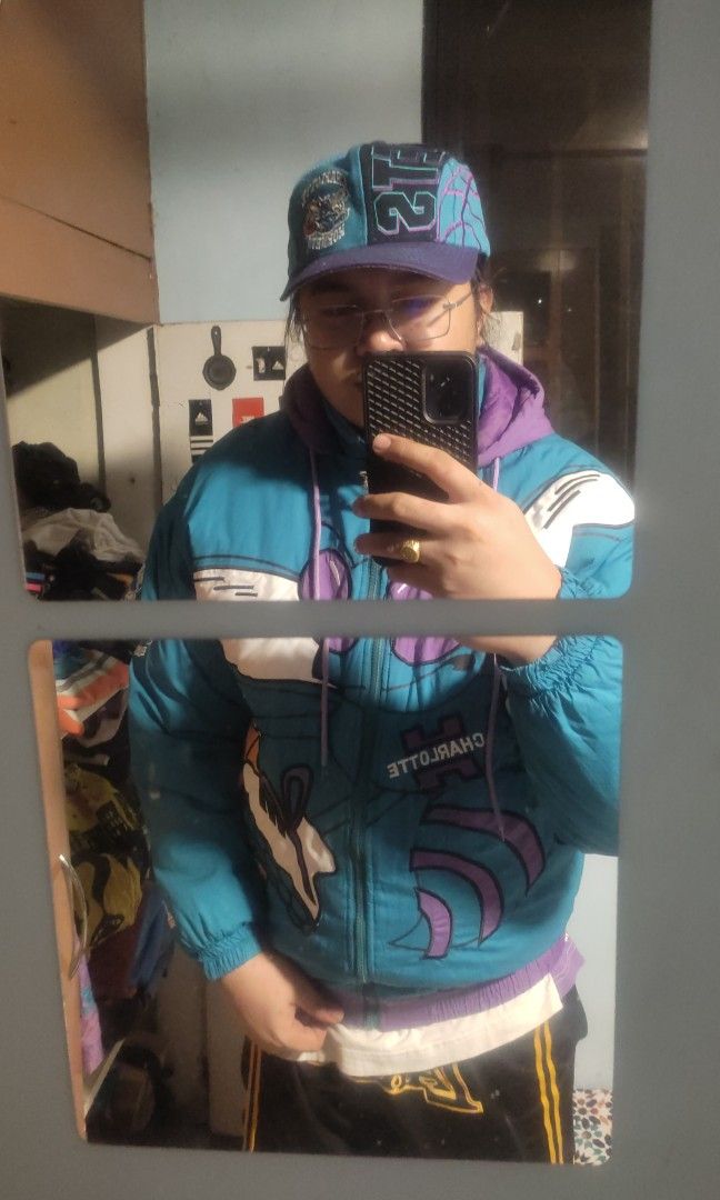 Starter j cole jacket Charlotte Hornets (Category: Coats, Jackets and Outerwear) located in Caloocan City. Submitted by bcristofherb (Listing ID 1269070380, Image 2). Description: Large on tag j cole hornets jacket 2 times lang nagamit.