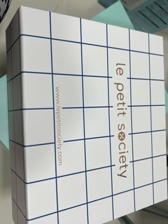 le petit society box