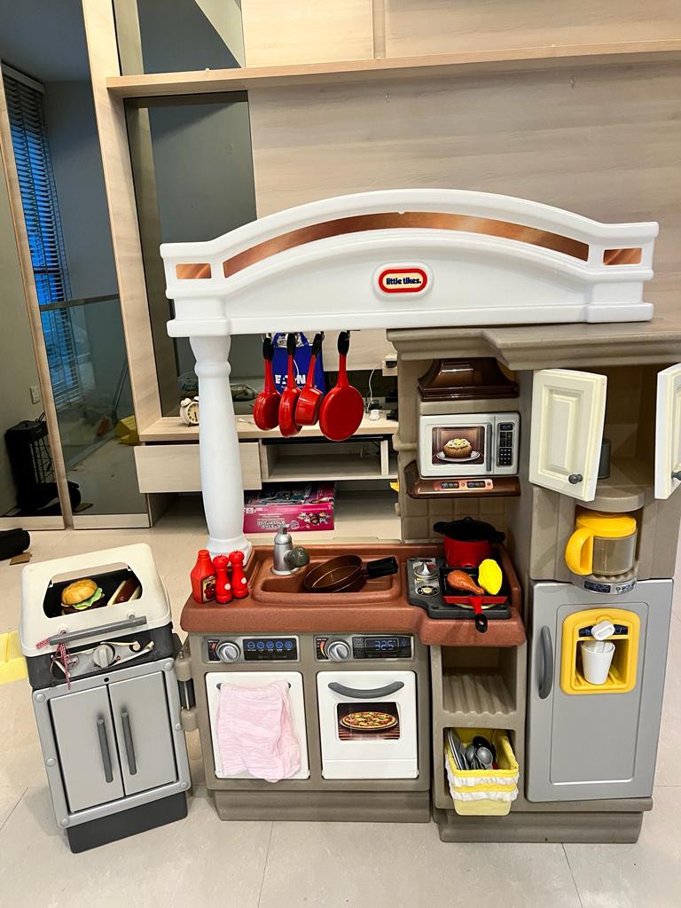 Little Tikes Kitchen Playset, Hobbies & Toys, Toys & Games on Carousell