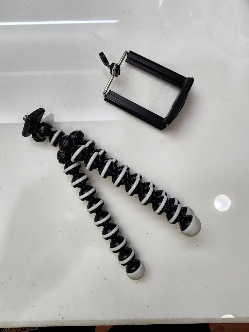 Mini Tripod for Smartphone (Category: Tripods & Monopods) located in Pasig City. Submitted by clothesandthings_ (Listing ID 1268915024, Image 2). Description: .