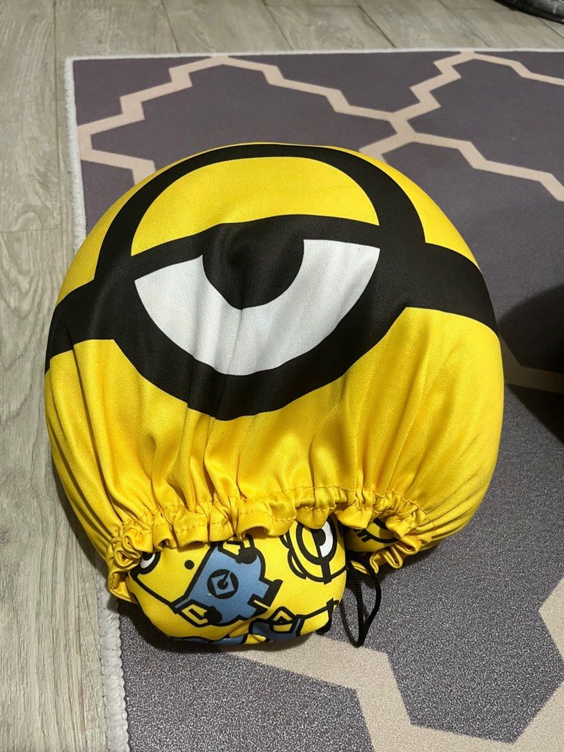 Minion deals neck pillow