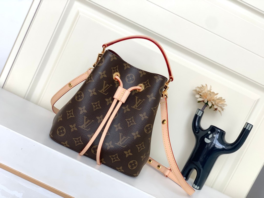 Neonoe BB monogram