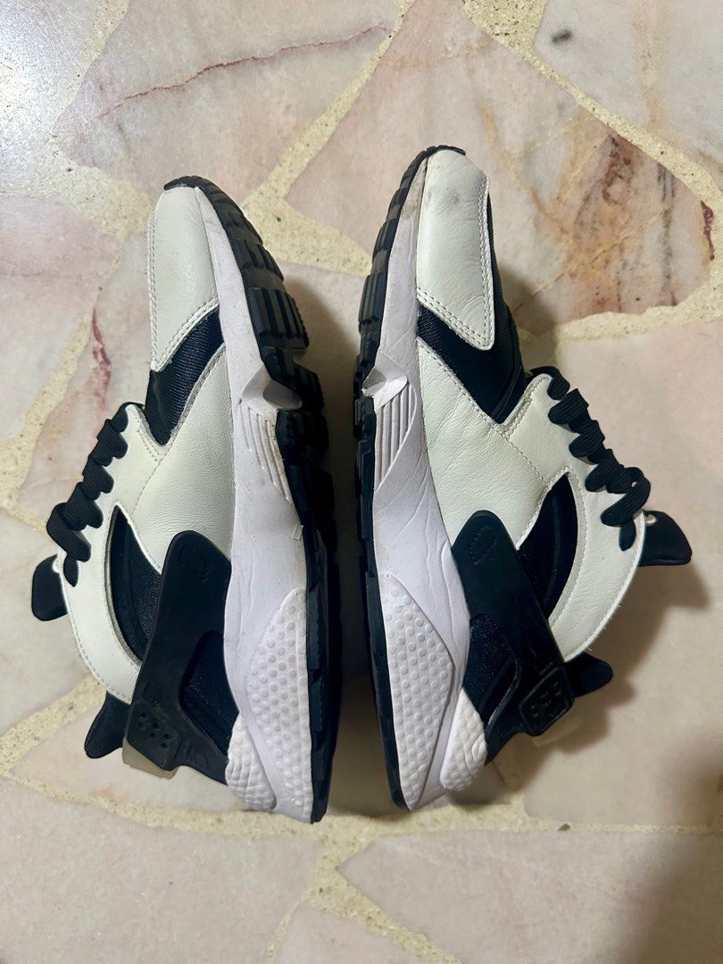 Nike Air Huarache Black and White US9 Men s Fashion Footwear