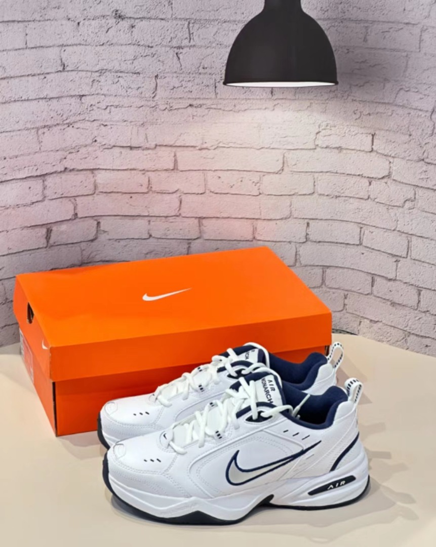 Nike air clearance monarch orange