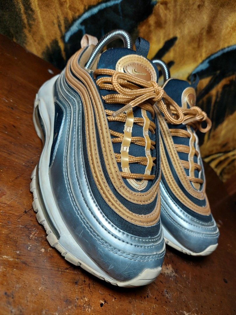 Size 6 store nike 97