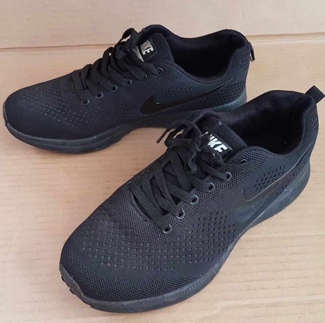 Nike work shoes black deals
