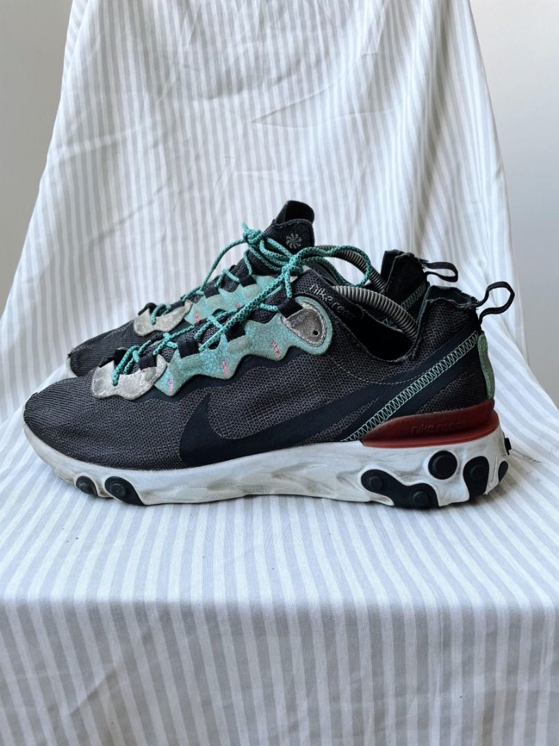 Sepatu nike element store