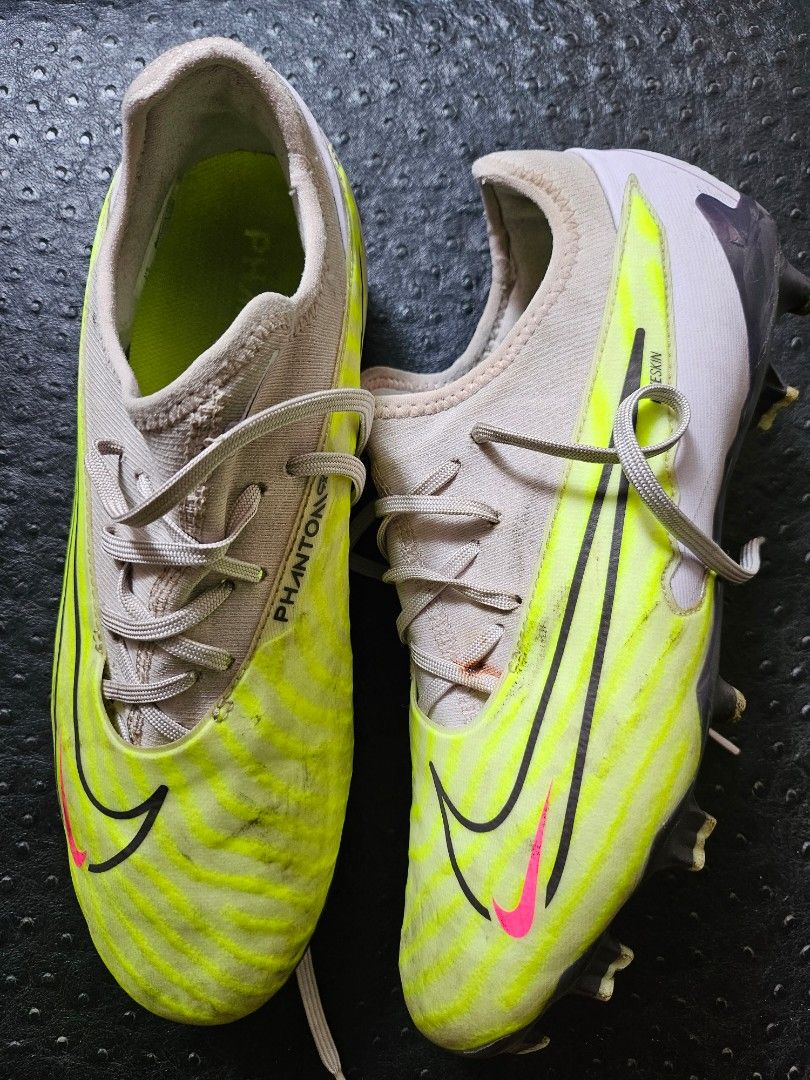 Nike football sales boots size 7.5