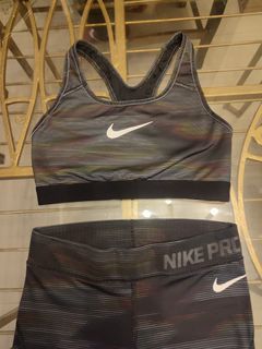 nike sports bra and leggings matching set! size small