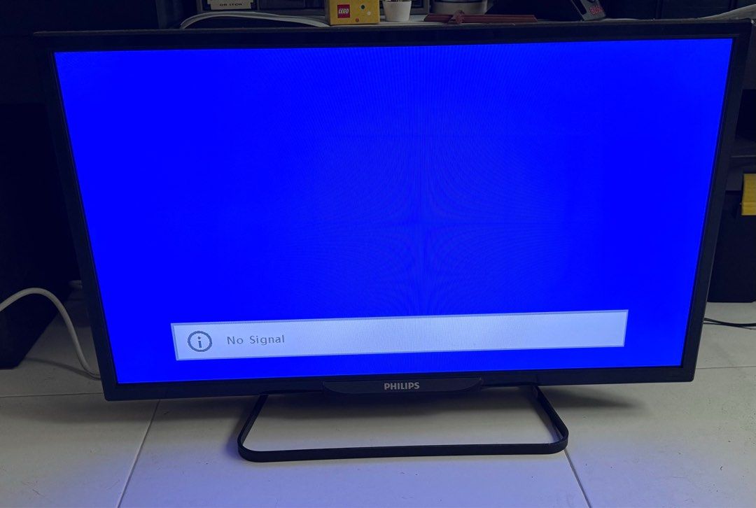 Philips TV model number no.32PHA4300/98, TV & Home Appliances, TV
