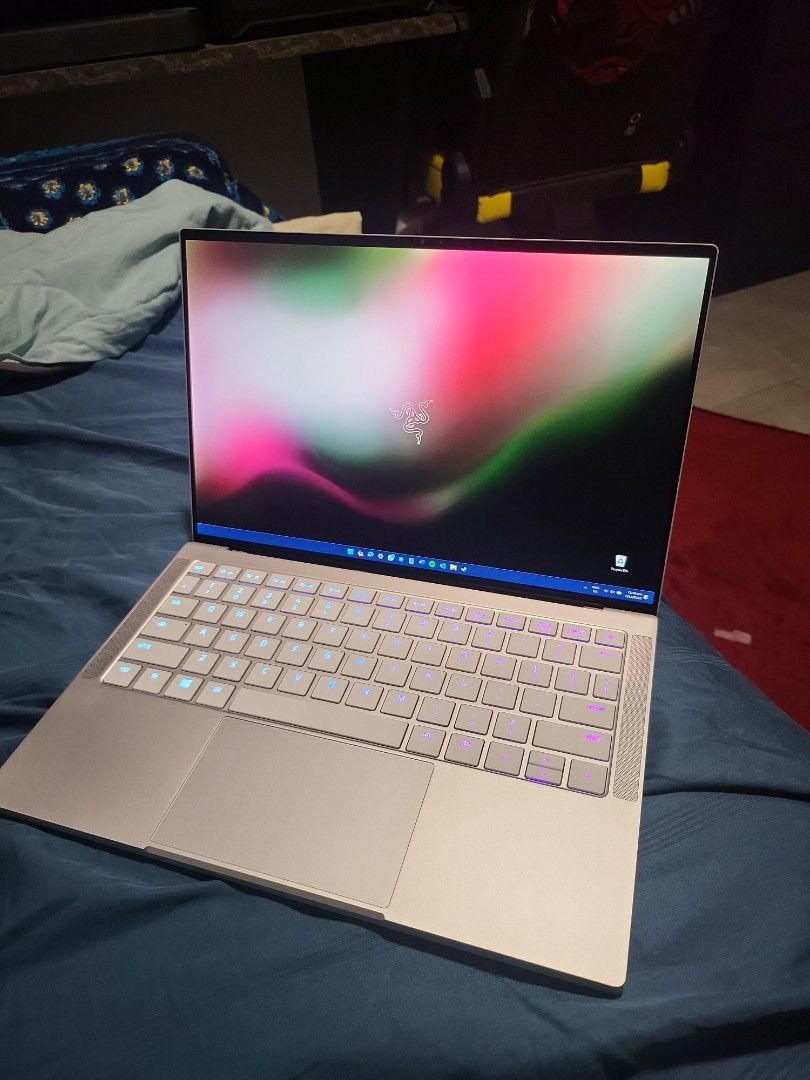 Razer Book 13 16GB RAM/1TB SSD/i71165G7/FHD Touchscreen, Computers