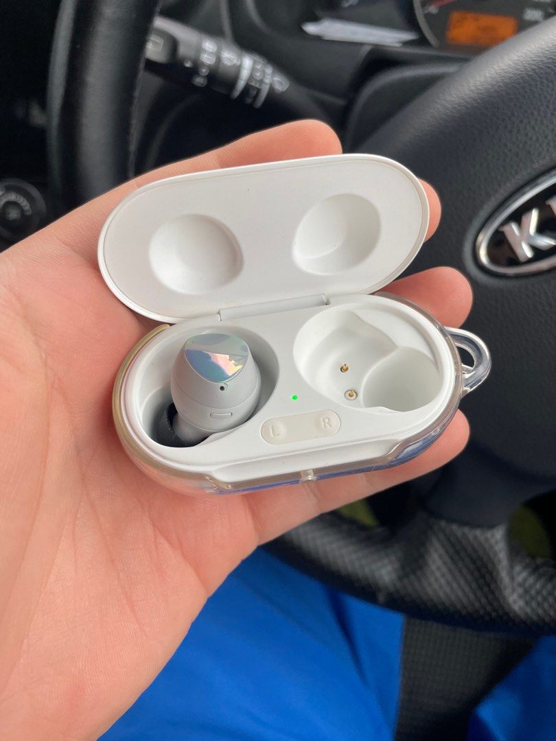 Samsung best sale earbuds 175