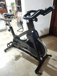 Xtreme Elliptical Orbitrac 8.2 A Stationary Bike Sports Equipment