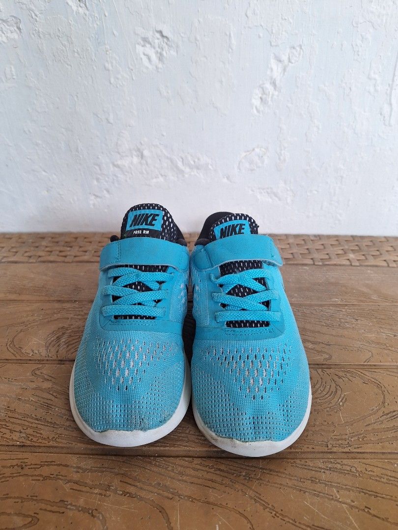 Nike free rn 28 top