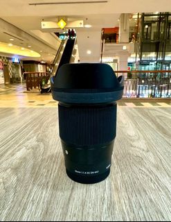 Sigma 16mm f1.4 DC DN lens for Sony E (98% new)