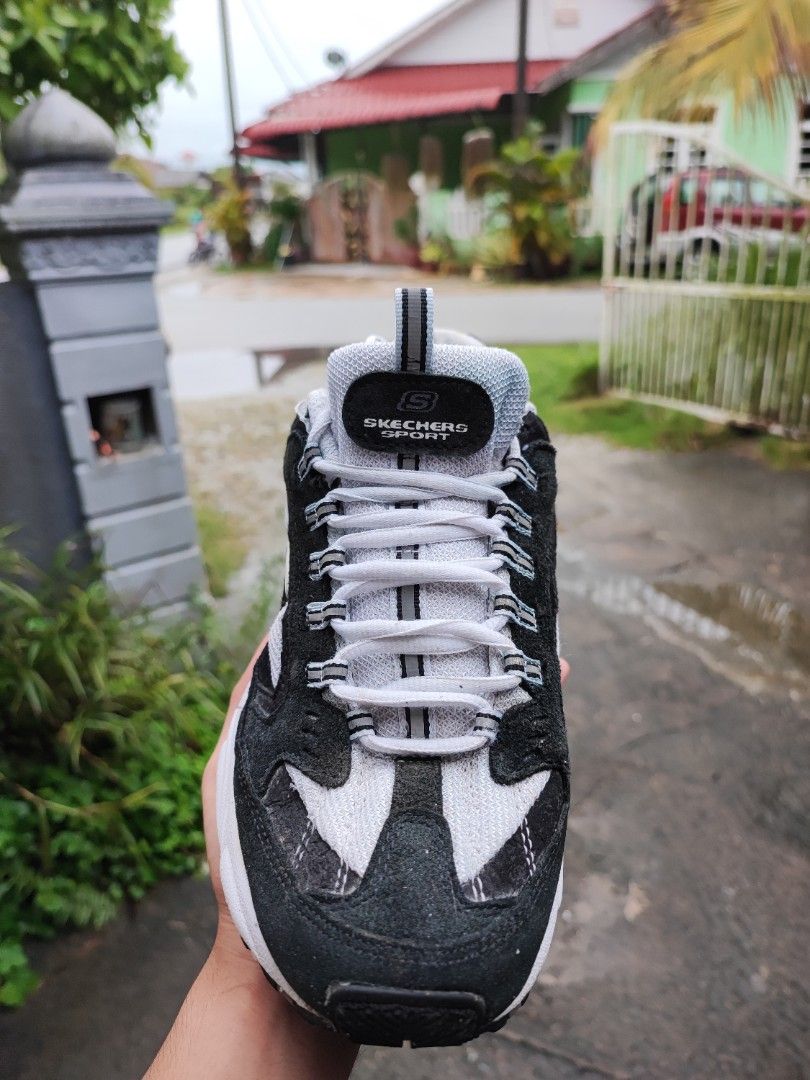 SKECHERS D LITE Men s Fashion Footwear Sneakers on Carousell