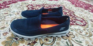 Sports shoes