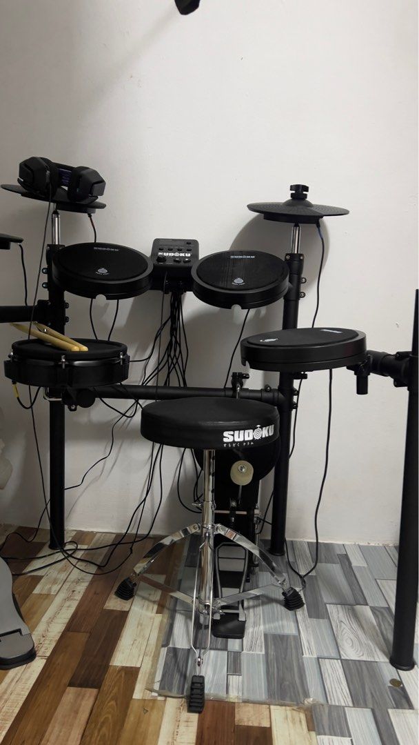 Sudoku Drumset with stool, Hobbies & Toys, Music & Media, Musical