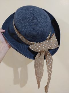 Summer beach hat with ribbon