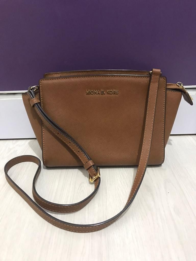 Tas Asli Michael Kors UK M Fesyen Wanita Tas Dompet di Carousell
