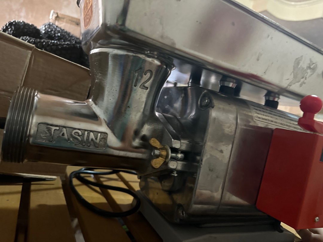 Tasin meat grinder, TV & Home Appliances, Kitchen Appliances, Hand