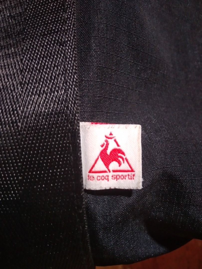 Te coq sportif hand bag (Category: Belt bags, Clutches and Pouches) located in Batan. Submitted by thriftedshoppe (Listing ID 1269004057, Image 3). Description: Isuue print.