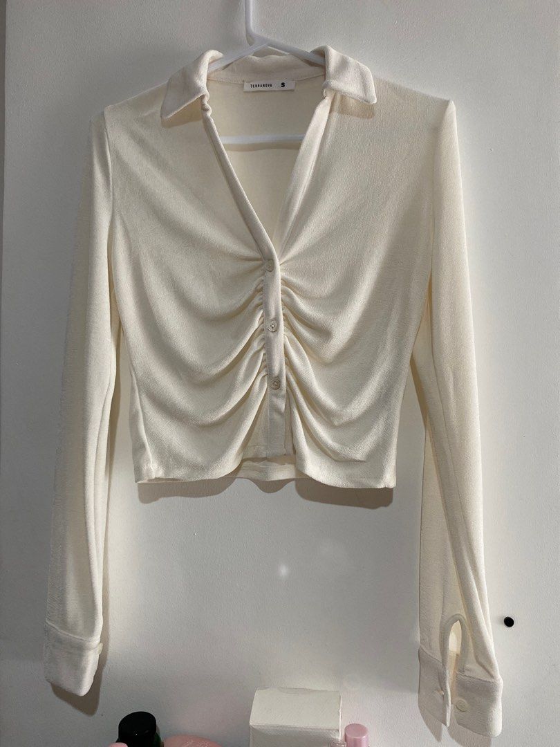 Terranova Semi-Cropped Longsleeves (Category: Longsleeves) located in Cebu City. Submitted by evilbibble (Listing ID 1268942201, Image 1). Description: Never used. Bought for around 800, selling for only 600. Price is negotiable. You may do so by making an offer below..