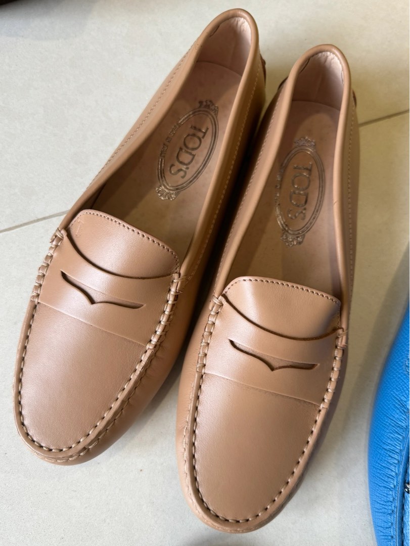 Tod's discount beige loafers