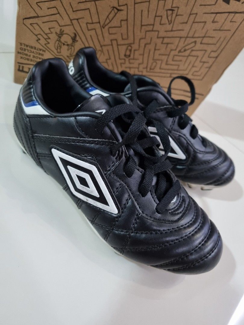 umbro soccer boots