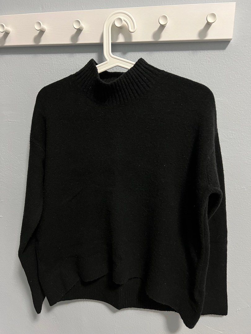 Uniqlo discount black jumper