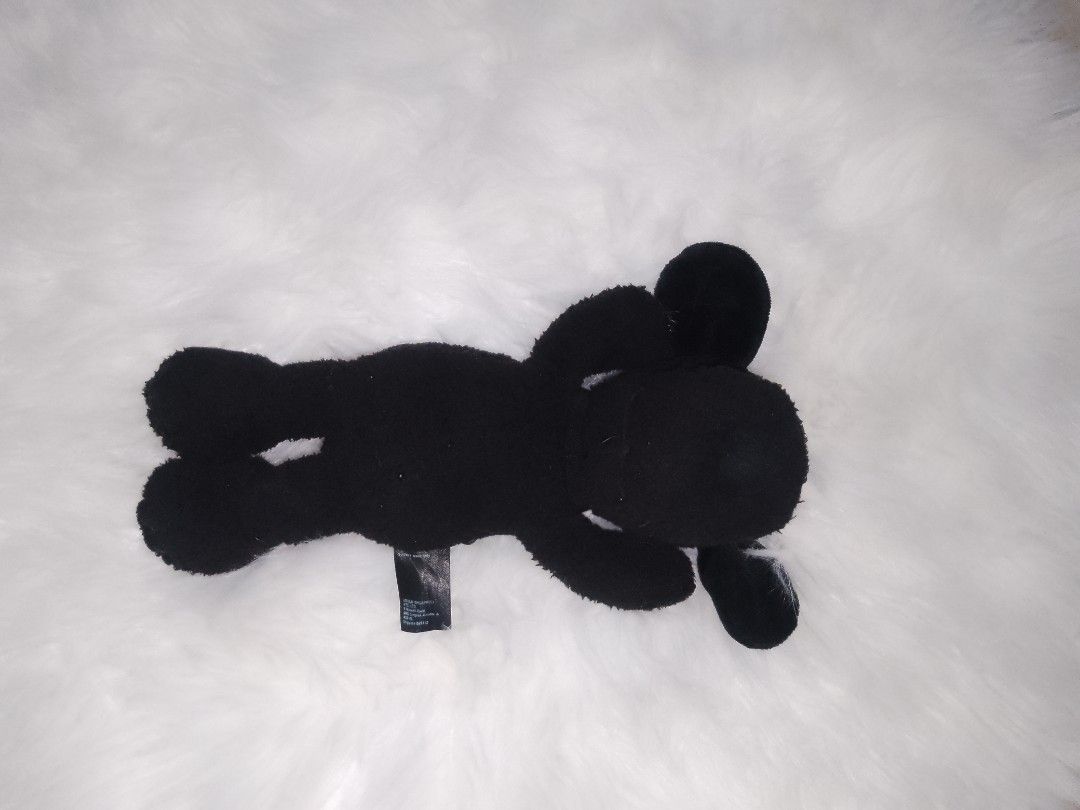 KAWS X PEANUTS BLACK PLUSH TOY (Category: Plushies & Soft Toys) located in Buenavista. Submitted by lairdmixitems (Listing ID 1268994698, Image 1). Description: UNIQLO X KAWS X PEANUTS SMALL EXCELLENT CONDITION NO ISSUE.