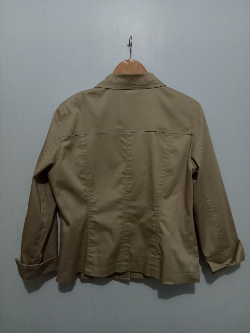 Unisex Galactica Khaki Blazer Jacket (Category: Coats, Jackets and Outerwear) located in Quezon. Submitted by her_wardrobeee (Listing ID 1268963320, Image 2). Description: Size M-L with shoulder pads No issue.