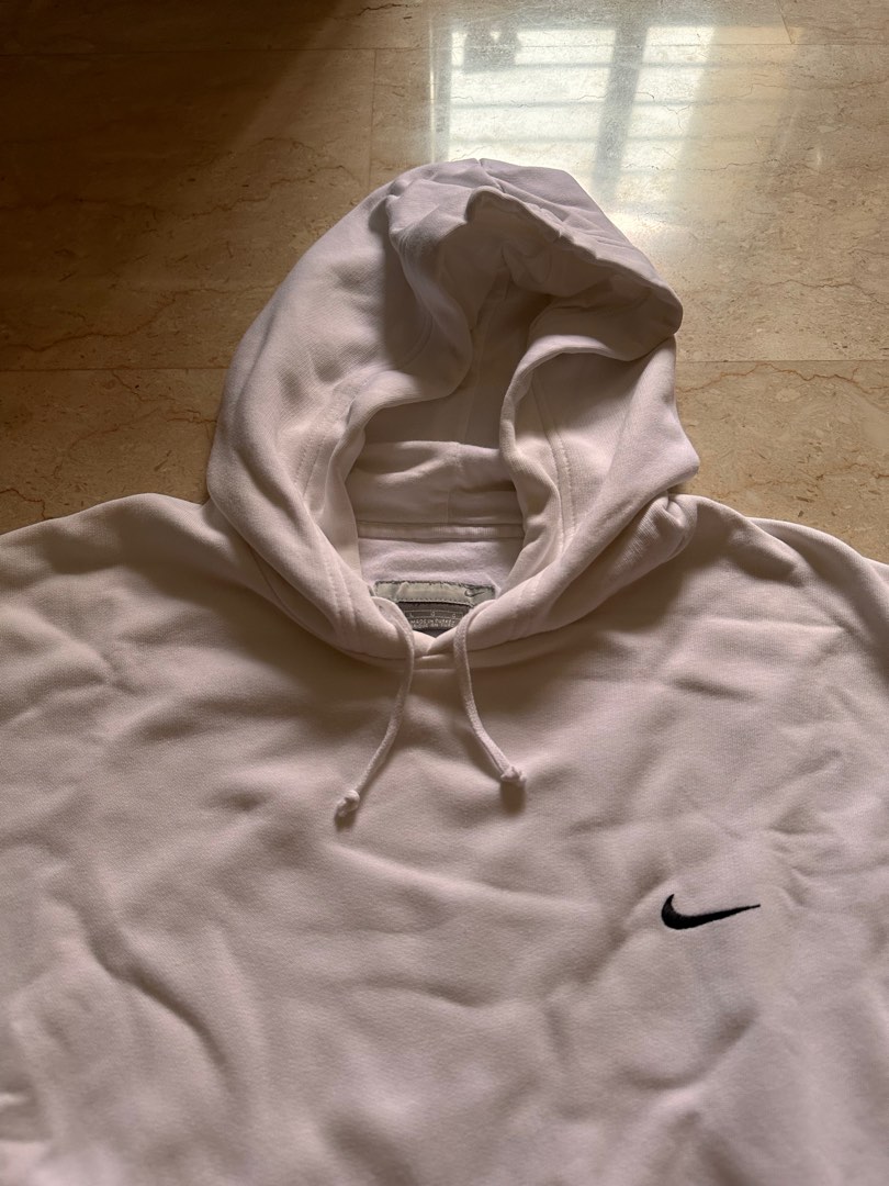 Vintage 00s Nike White Hoodie Women s Fashion Coats Jackets and