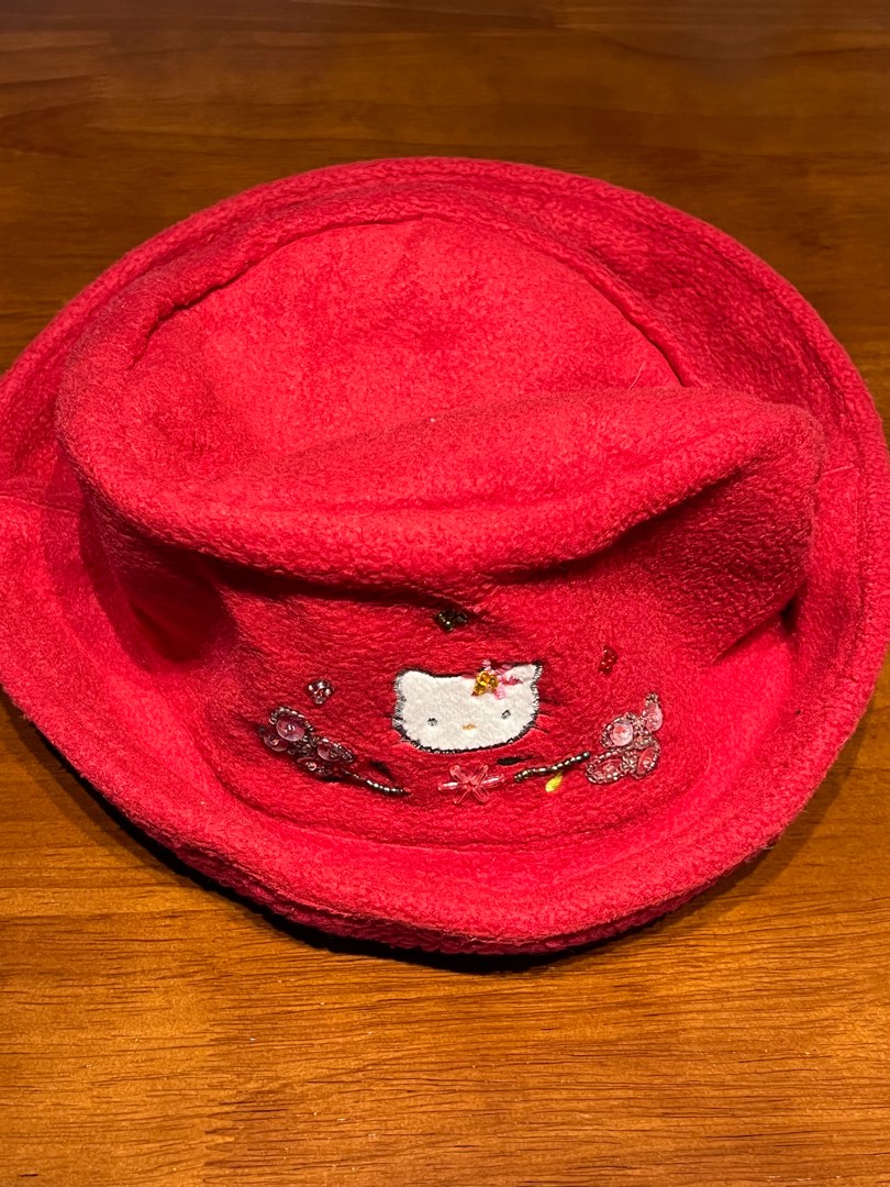 Winter hats and Caps, Women's Fashion, Watches & Accessories, Hats