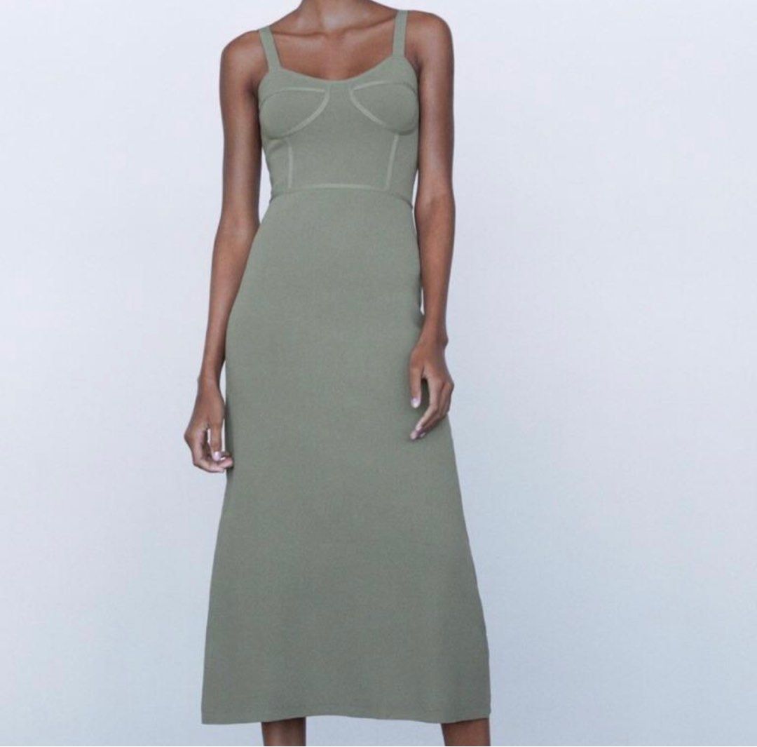Zara Long knit dress (Category: Dresses) located in Munoz. Submitted by Liiz27 (Listing ID 1268974282, Image 2). Description: worn once. almost new..