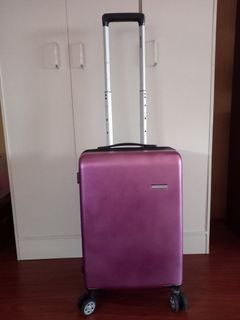 American Tourister 55 Spinner cabin sized